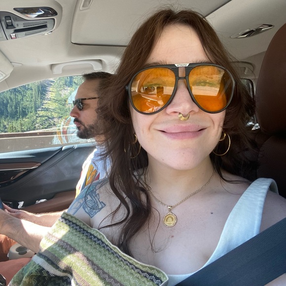 Meet your Posher - Picture 1 of 1